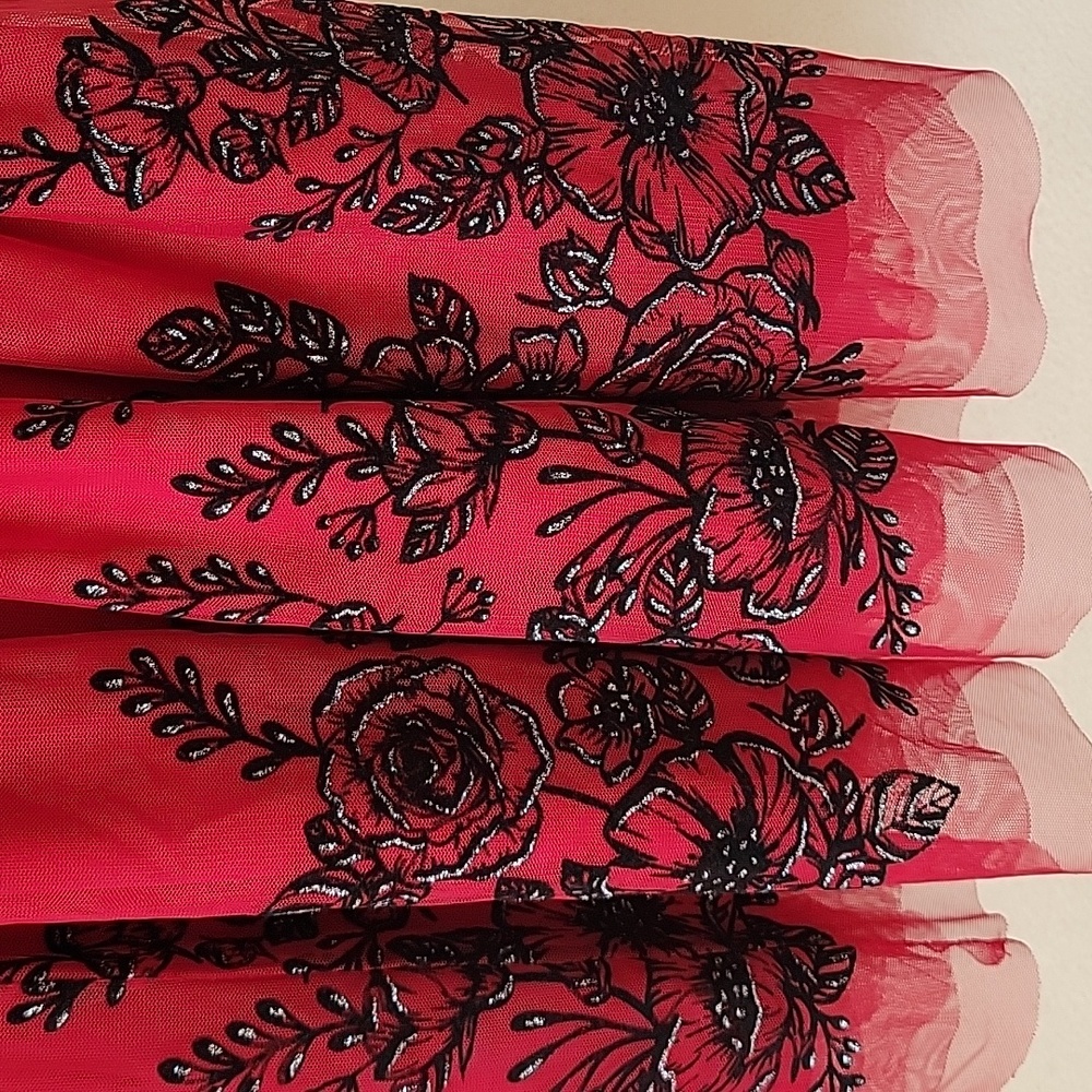 KNITSWORKS Red and Black Floral Sleeveless Dress. Size 7. Special Occasion. - Picture 5 of 15